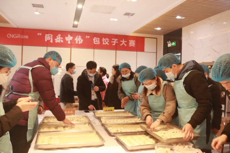 �԰�Ϊ�� һ·����ح���˹��ʴ������ʲ��в���ҵ���ط�չӭ�´�����ϵ�л