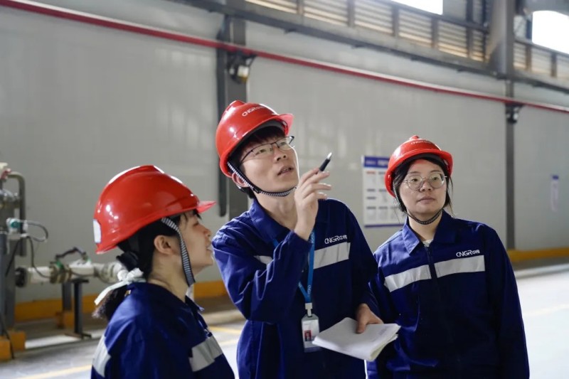 �۶���·����У�������Ϯ����ҵ����������˹��ʴ�����ϵ�ƾֱ���ġ���������