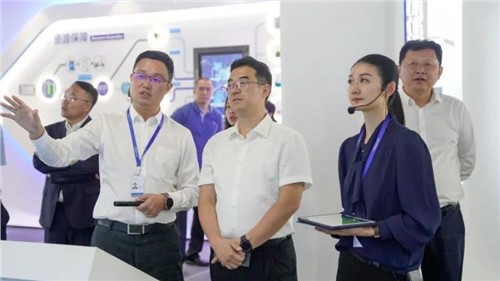 ��������ȫ�򻯡���ʯ|��ɳ���ص�ί��ǡ��س����Ϊ���к��˹��ʴ����ɷ�